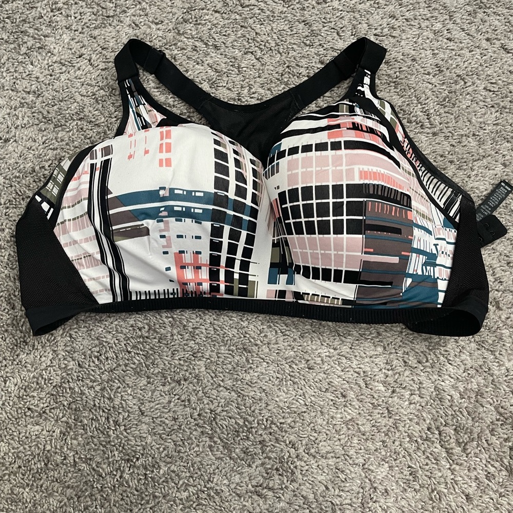 38ddd vs sports bra